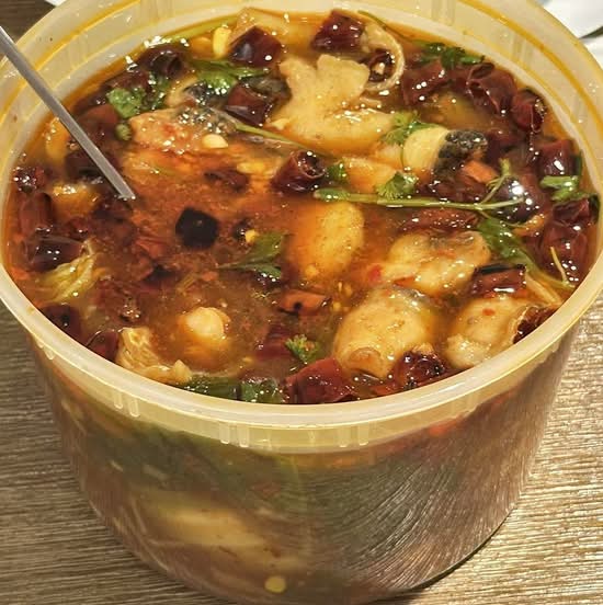 Fish Filets in Hot Chili Oil 紅辣油魚柳